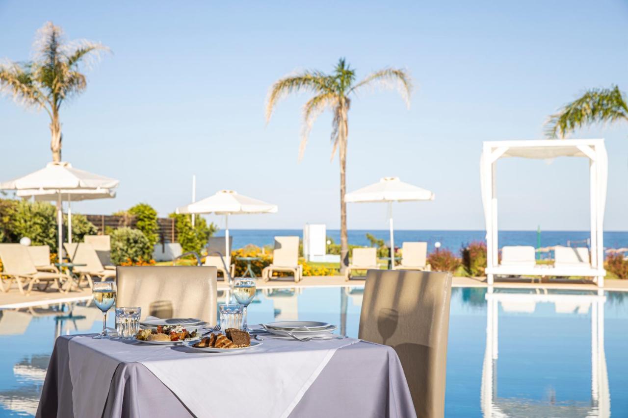 Asterias Beach Resort อาฟานโท ภายนอก รูปภาพ