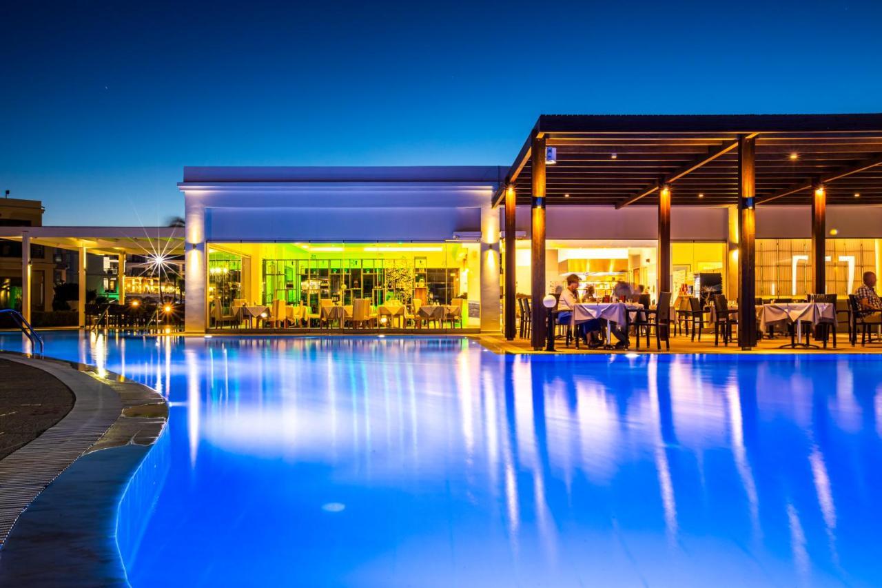 Asterias Beach Resort อาฟานโท ภายนอก รูปภาพ