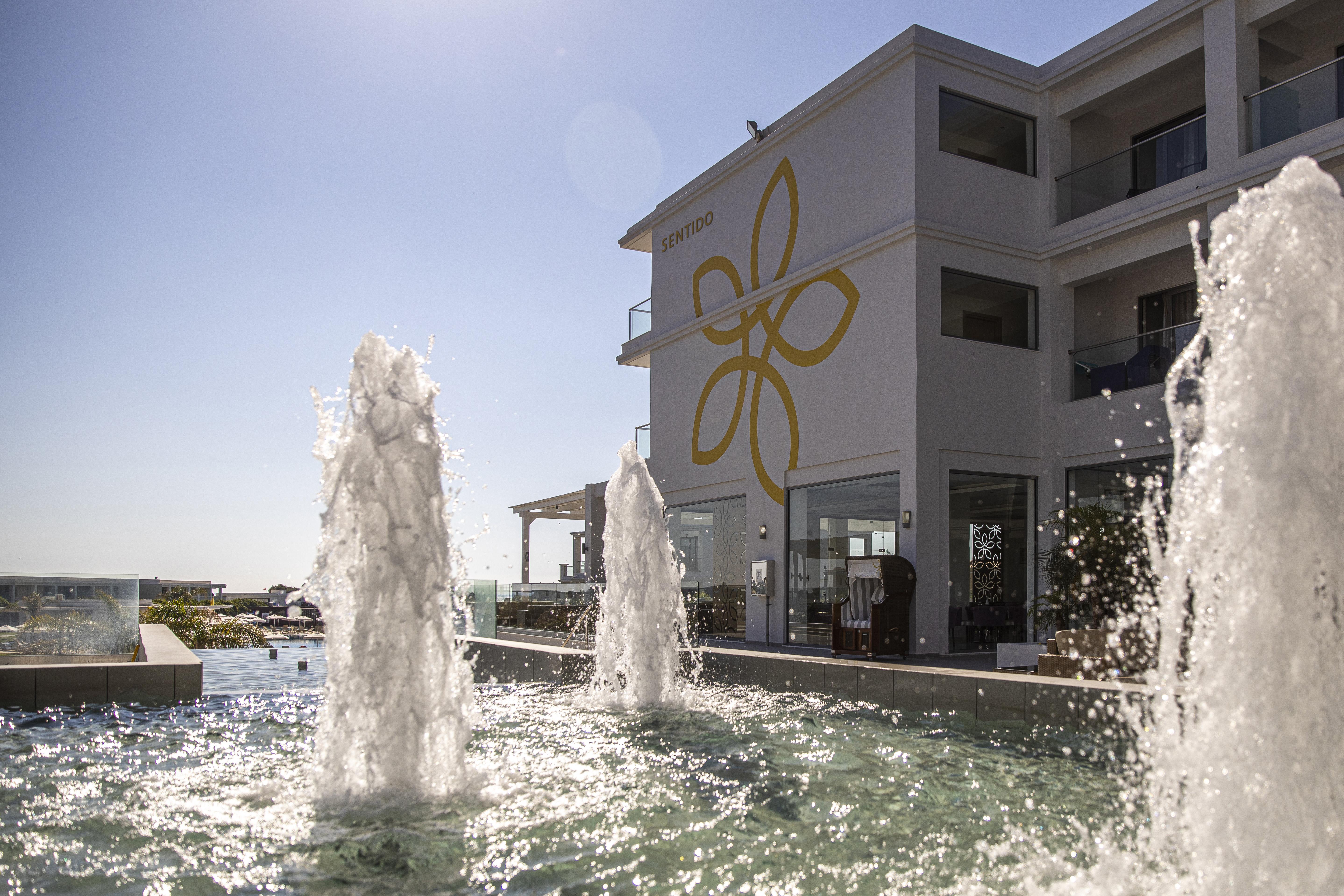 Asterias Beach Resort อาฟานโท ภายนอก รูปภาพ