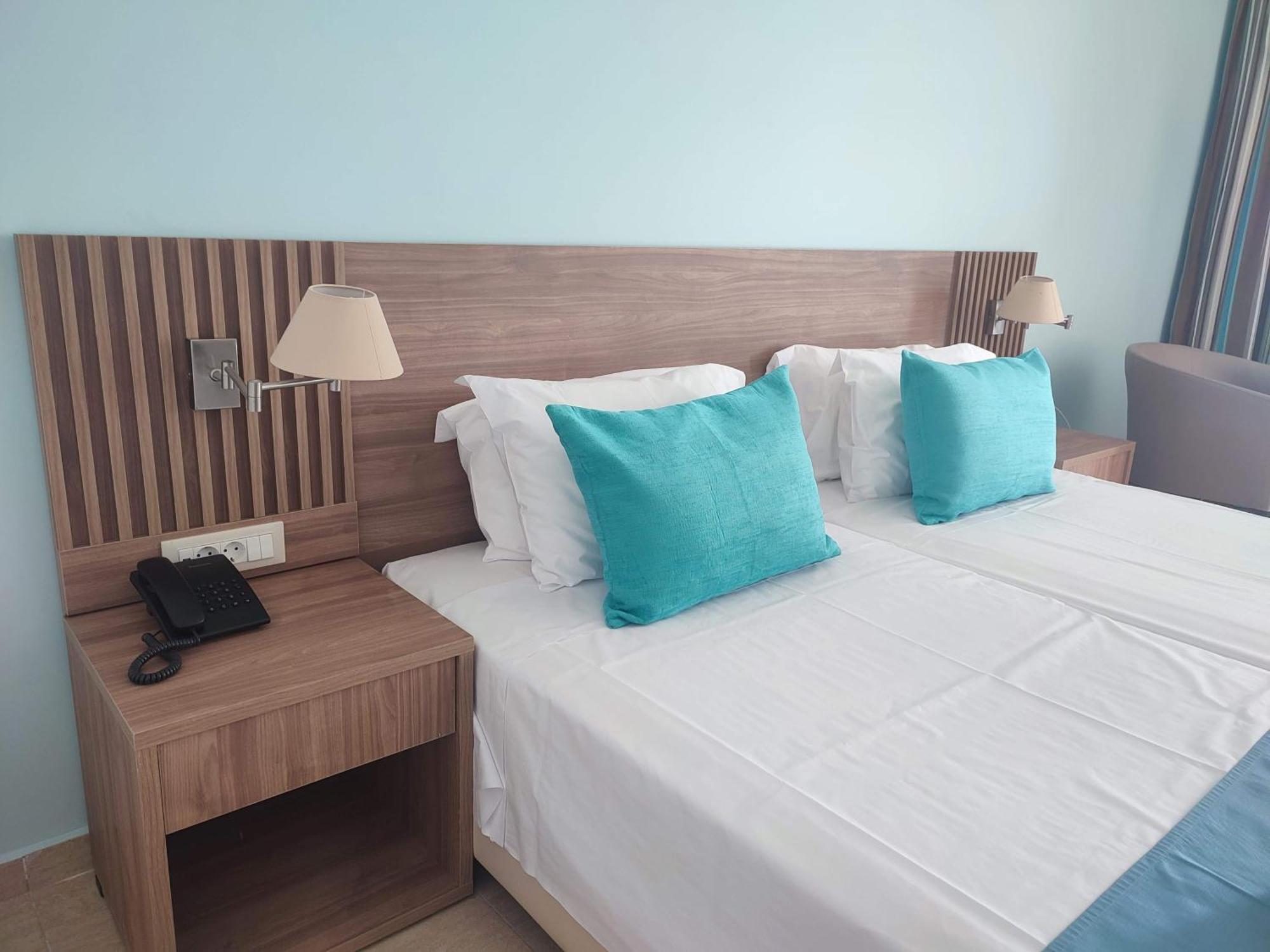 Asterias Beach Resort อาฟานโท ภายนอก รูปภาพ