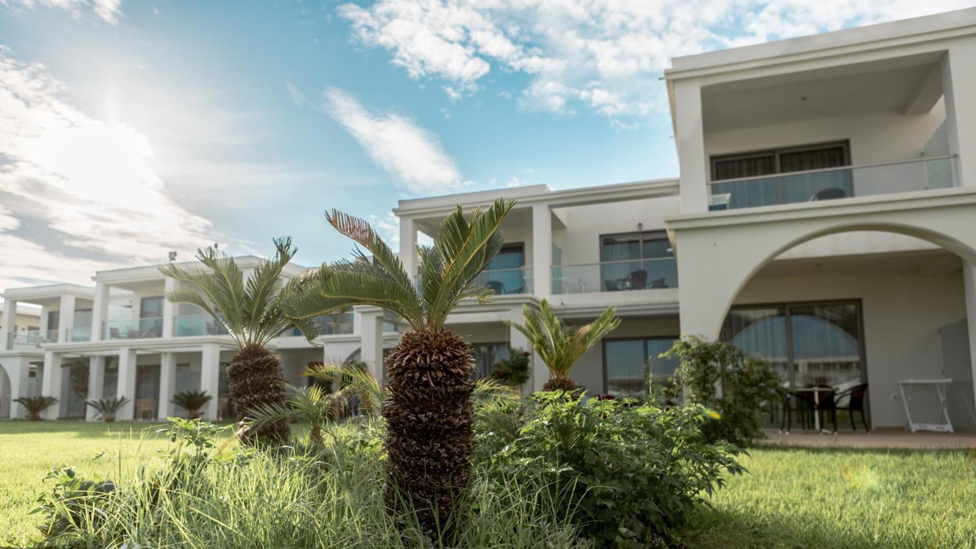 Asterias Beach Resort อาฟานโท ภายนอก รูปภาพ