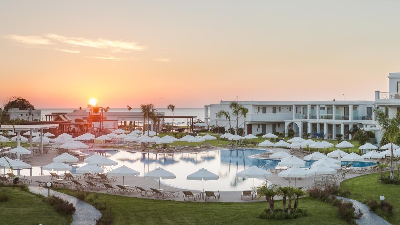 Asterias Beach Resort อาฟานโท ภายนอก รูปภาพ